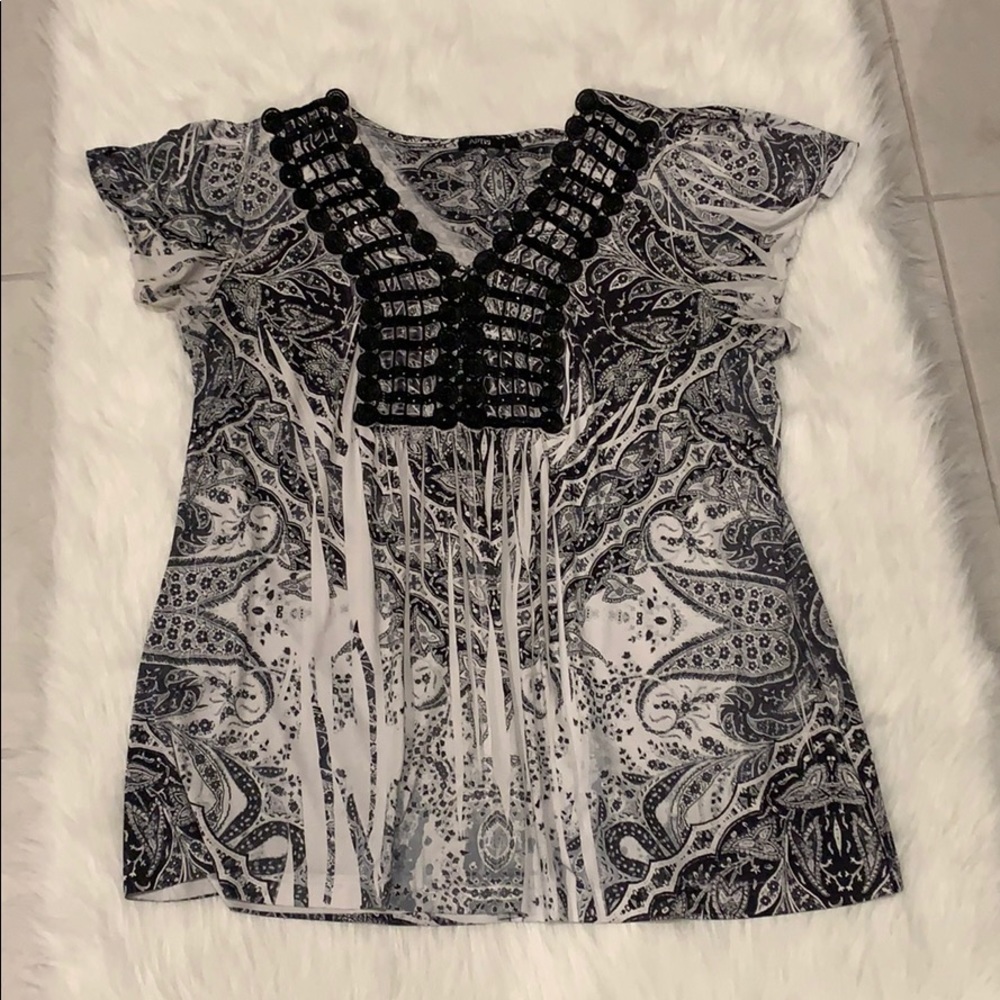 APT.9 T-shirt L White and Black